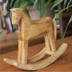 Figurine en bois, cheval à bascule, style classique, 19 cm