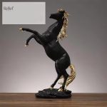 Statue cheval cabré noir avec crinière dorée 29 cm