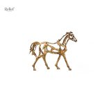 Sculpture représentant un cheval coloré, design artistique