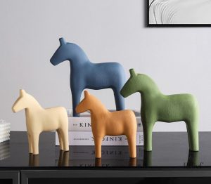 Sculpture bois cheval nordique, pièce unique 23 cm
