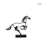 Sculpture artistique cheval inspirée de Ferrari