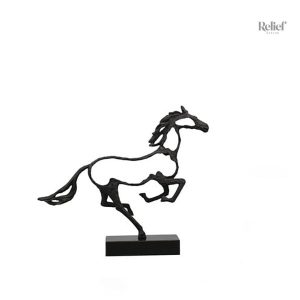 Sculpture artistique cheval inspirée de Ferrari