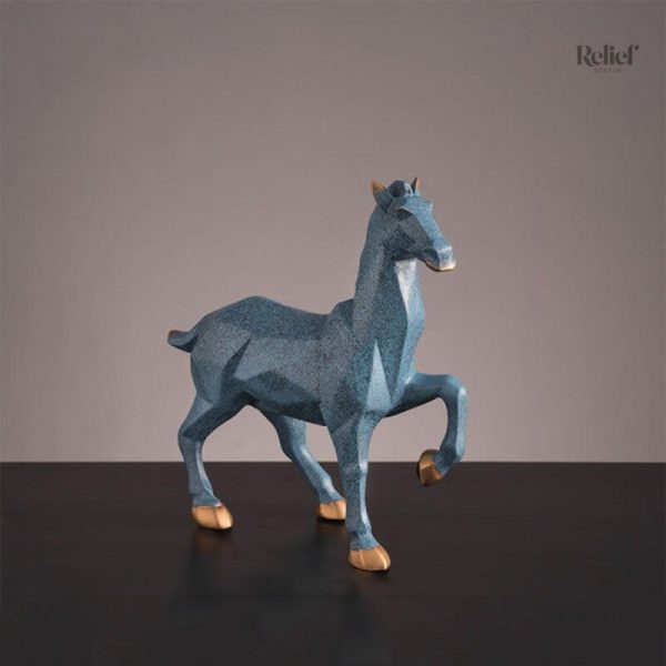 Statue moderne de cheval en forme géométrique