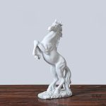 Sculpture réaliste de cheval en résine artisanale