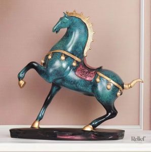 Sculpture cheval stylisée, design tang à 23 cm