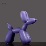 Chien et ballon, élément de déco vivant