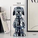 Statue décorative représentant un chien astronaute noir