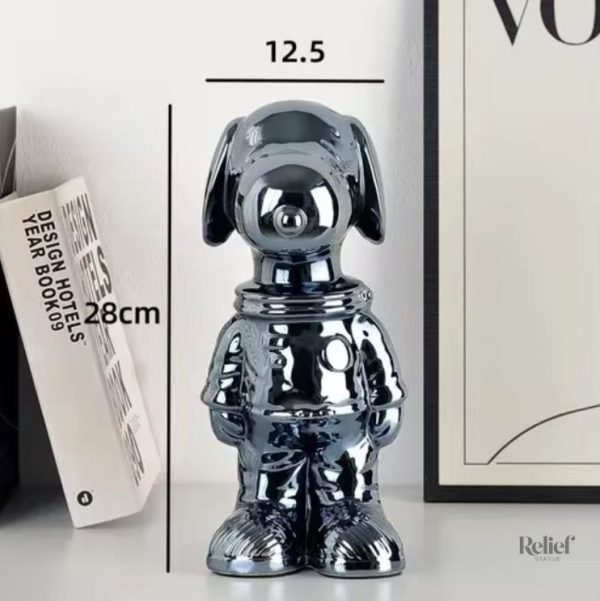 Statue décorative représentant un chien astronaute noir