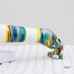 Figurine de chien teckel, style contemporain