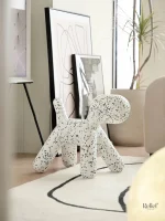 Chien en sculpture, objet de décoration intérieure tendance