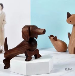Figurine teckel en bois, design nordique, 10 cm, objet déco