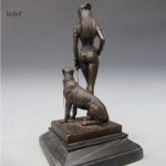 Statue inspirée de Cléopâtre, reflet de l'histoire égyptienne