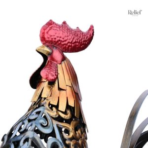 Statue en métal d'un coq, art décoratif moderne