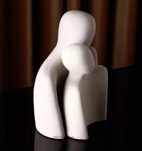 Couple abstrait en céramique, sculpture décorative 25 cm