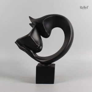 Statue abstraite couple en résine noire, 27 cm de hauteur