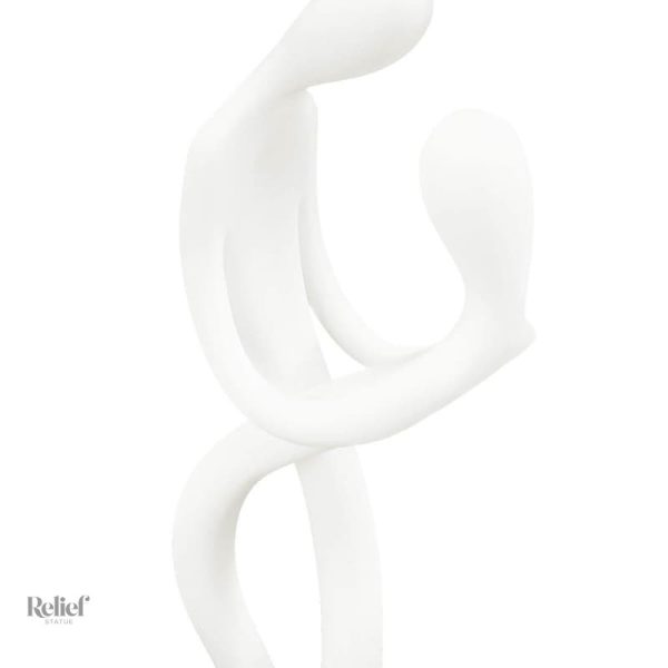 Statue de couple amoureux, symbolisant la passion et l'affection