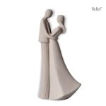 Statue couple effet pierre élégante et artistique
