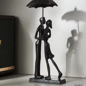 Couple sous la pluie en métal, sculpture élégante pour intérieur