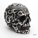 Objet décoratif crâne, design noir et blanc, 12 cm
