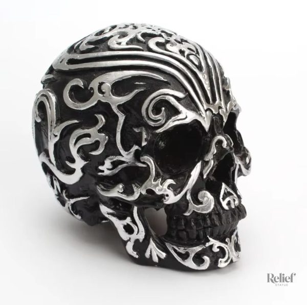 Objet décoratif crâne, design noir et blanc, 12 cm
