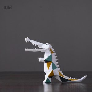 Statue de crocodile aux finitions soignées et stylées