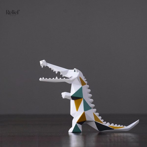 Statue de crocodile aux finitions soignées et stylées