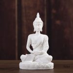 Petit Bouddha blanc 11 cm pour une touche zen dans votre espace