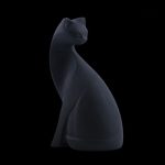 Chat en statue au design minimaliste pour maison chic