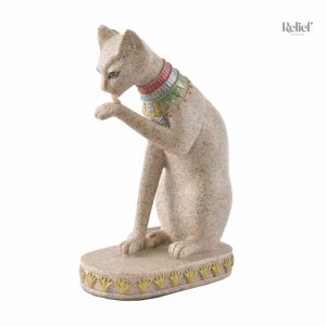 Figurine de chat dans un style égyptien traditionnel
