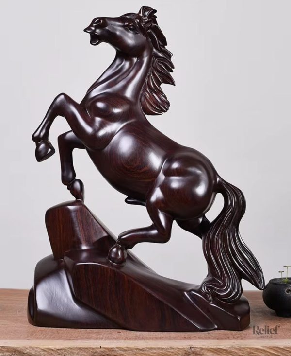 statue-de-cheval-en-boisen-massif-20-cm-1 Statue de Cheval en Bois Massif 20 cm, sculpture décorative