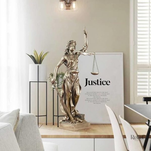 Statue en bronze représentant Thémis, symbole de Justice