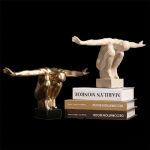 Figure athlétique masculine symbolisant la pensée profonde