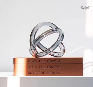 Statue design géométrique en verre de 16 cm