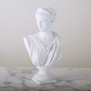 Diane Chasseresse, statue inspirée de la mythologie