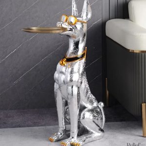 Statue artistique de Dobermann en finition argentée