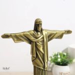 Sculpture métal représentant le Christ Rédempteur