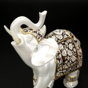 Éléphant décoratif, porcelaine blanche raffinée