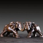 Sculpture éléphant en bois naturel, 15 cm