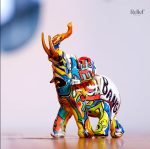 Statue éléphant en résine graffiti, 17 cm de hauteur
