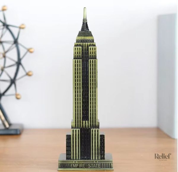 Figurine en métal de 22 cm du célèbre gratte-ciel new-yorkais