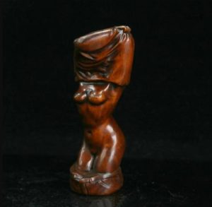 Figurine artistique femme nue, en bois, 9 cm