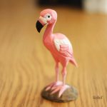 Poupée en bois, oiseau tropical, design naturel