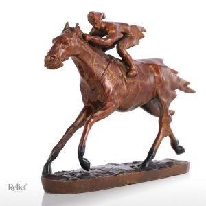 Statue représentant un cheval élégant au galop