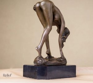 Figurine en bronze, femme nue 19 cm, style contemporain