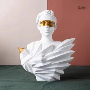 Statue contemporaine femme, élégante et moderne