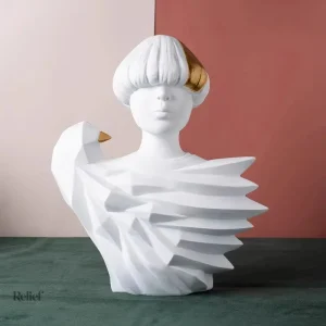 Femme en statue, design contemporain
