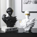 Statue d'art contemporain, femme