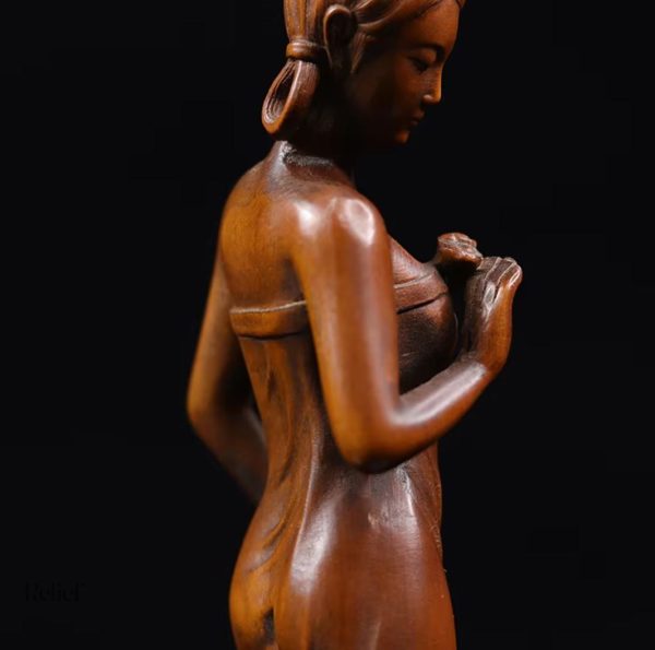 Statue en bois de 20 cm, design simple et raffiné