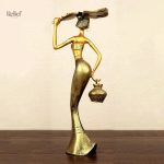 Figurine femme rétro, 29 cm de hauteur