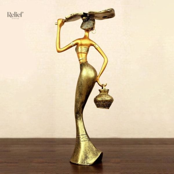 Figurine femme rétro, 29 cm de hauteur